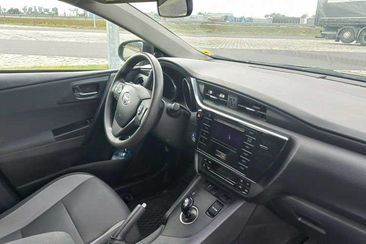 Toyota Auris e-CVT 1.8 Hybryda Pełna historia serwisowa Salon PL FV23% 32520 netto zdjęcie 8