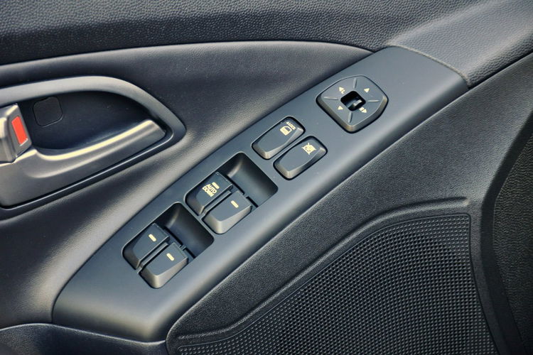 Hyundai ix35 1.6i(135KM) Lift Led Duża Navi Kamera Welur Klimatronik Alu16"ASO zdjęcie 36