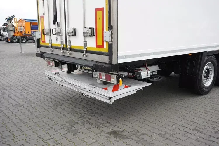 Krone CHŁODNIA / CARRIER VECTOR 1950 / MULTITEMPERATURA / WINDA / 1600 MTH zdjęcie 19