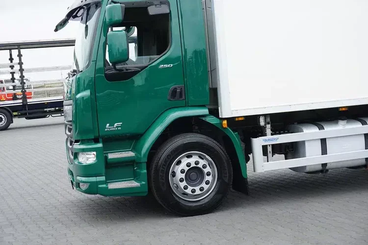 DAF LF / 250 / EURO 6 / CHŁODNIA + WINDA / MULTITEMPERATURA zdjęcie 26