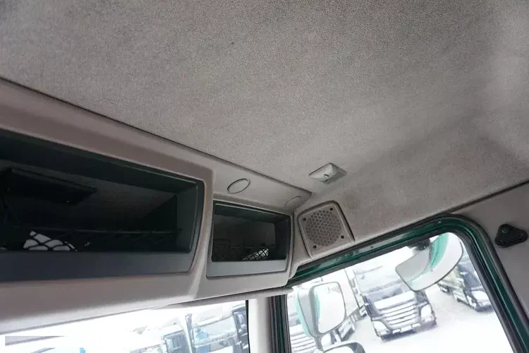 DAF LF / 250 / EURO 6 / CHŁODNIA + WINDA / MULTITEMPERATURA zdjęcie 40