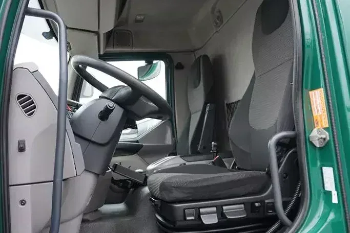 DAF LF / 250 / EURO 6 / CHŁODNIA + WINDA / MULTITEMPERATURA zdjęcie 7