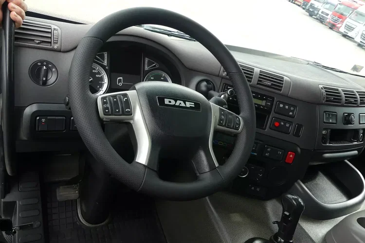 DAF CF 370 / 6x2 / CHŁODNIA 8.25 + WINDA / EURO 6 / 330 TYS KM / zdjęcie 22