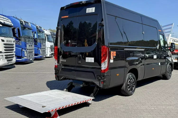 Iveco Daily 35S18 zdjęcie 11
