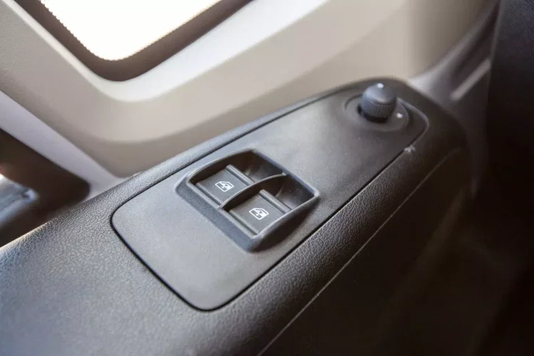 Fiat Ducato 2.3 DOKA 7-OSÓB SKRZYNIA 2.93m Maxi zdjęcie 14