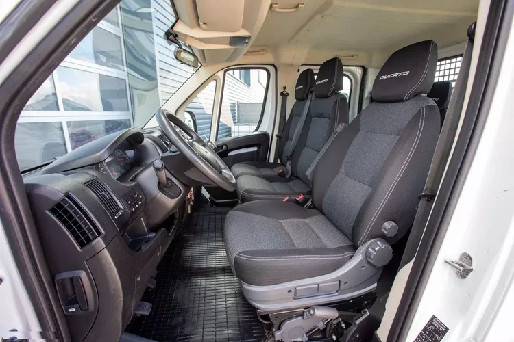 Fiat Ducato 2.3 DOKA 7-OSÓB SKRZYNIA 2.93m Maxi zdjęcie 9