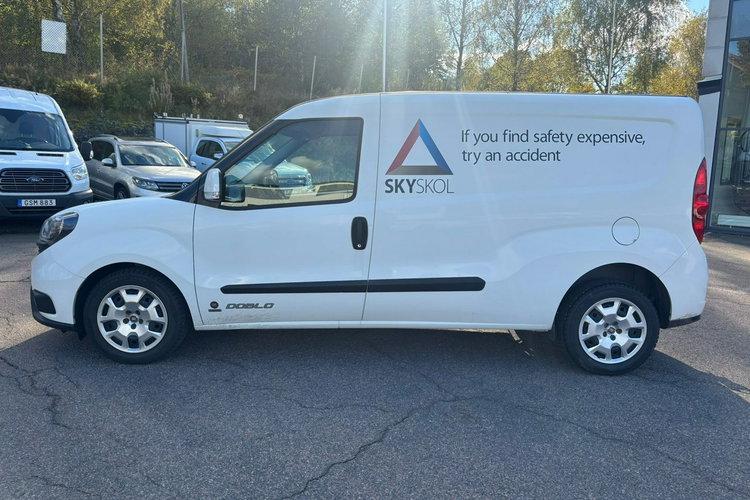 Fiat Doblo 3 osobowy Van Maxi 1.6 Multijet 105 KM kamera hak zdjęcie 2