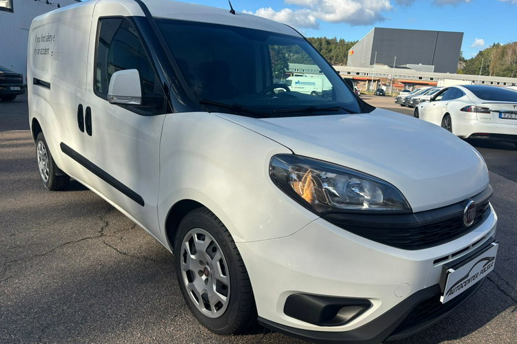 Fiat Doblo 3 osobowy Van Maxi 1.6 Multijet 105 KM kamera hak zdjęcie 7
