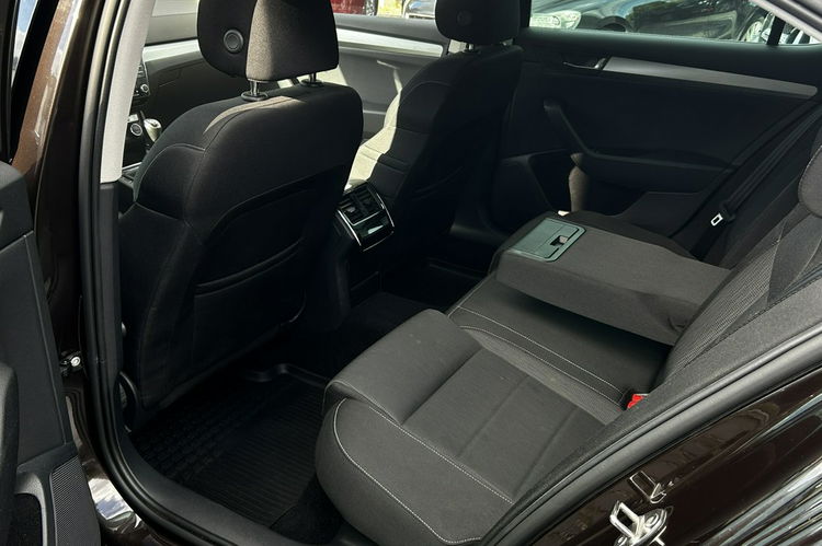 Skoda Superb 2.0 TDI 2017 190KM El Klapa Manual Radar Bixenon+ledy Navi Kubełki zdjęcie 9