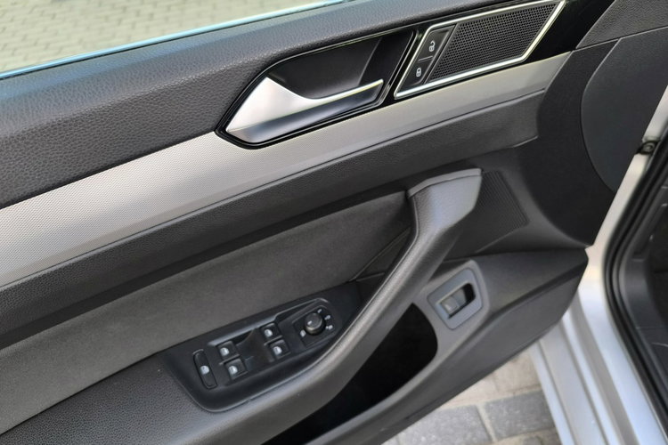 Volkswagen Passat 2.0 TDi 150KM Klimatronic Led Masaż Manual zdjęcie 16