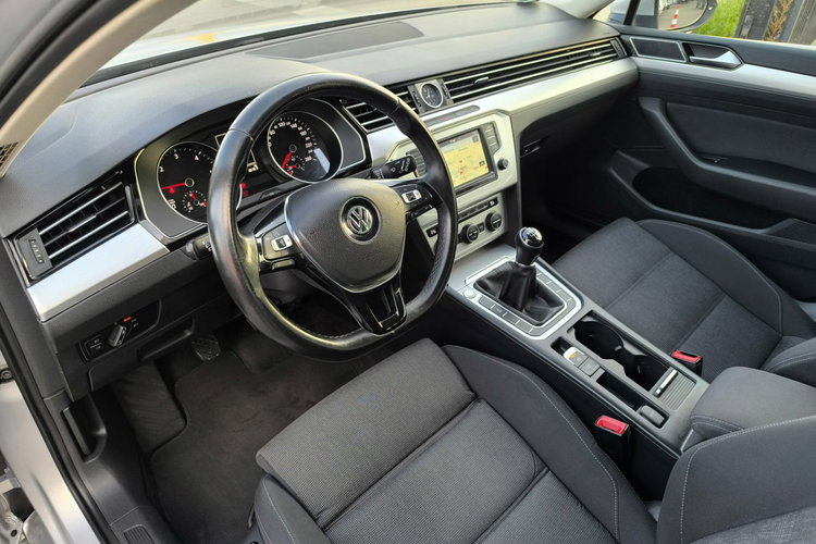 Volkswagen Passat 2.0 TDi 150KM Klimatronic Led Masaż Manual zdjęcie 17