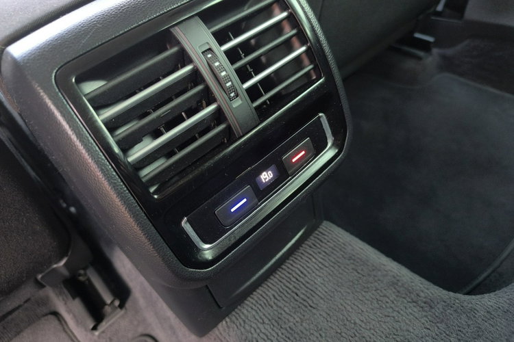 Volkswagen Passat 2.0 TDi 150KM Klimatronic Led Masaż Manual zdjęcie 26
