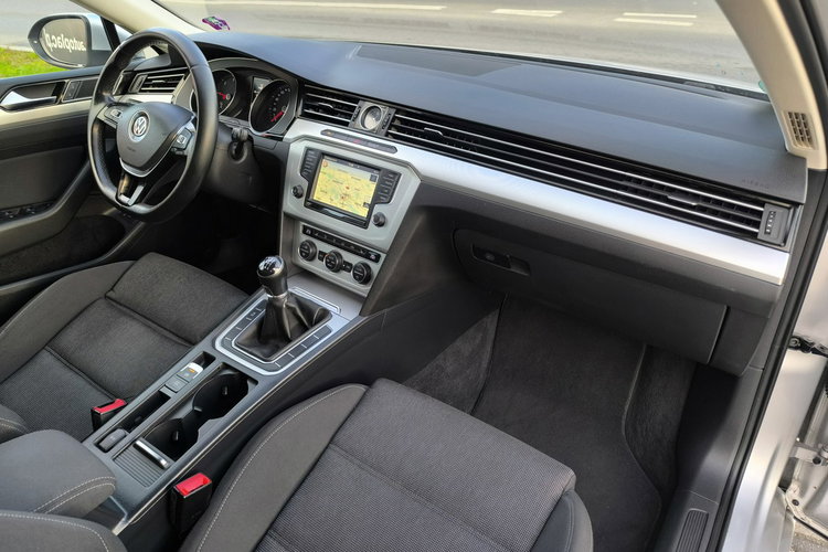 Volkswagen Passat 2.0 TDi 150KM Klimatronic Led Masaż Manual zdjęcie 29
