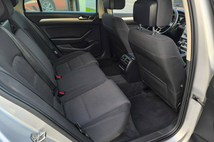 Volkswagen Passat 2.0 TDi 150KM Klimatronic Led Masaż Manual zdjęcie 32