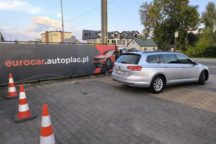 Volkswagen Passat 2.0 TDi 150KM Klimatronic Led Masaż Manual zdjęcie 4
