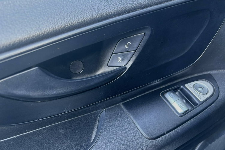 Mercedes Vito 2.2 160KM 2016 6osobowy Extra long Klimatyzacja Tempomat zdjęcie 12