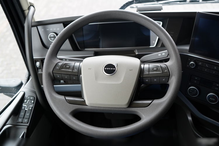 Volvo FH 500 / 2025 ROK / 88 TYS KM / XXL / I-SHIFT zdjęcie 31