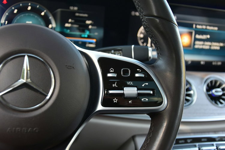 Mercedes E 400 E 400d Coupe 4Matic 340KM 2019r. SALON 62tkm Fv23 Panorama Burmester zdjęcie 20