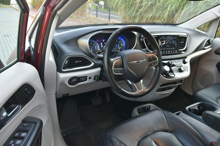 Chrysler Pacifica 3.6 V6 291KM GAZ 2020r. Touring L Plus Skóra Xenon Kamera360 Radar DVD zdjęcie 17