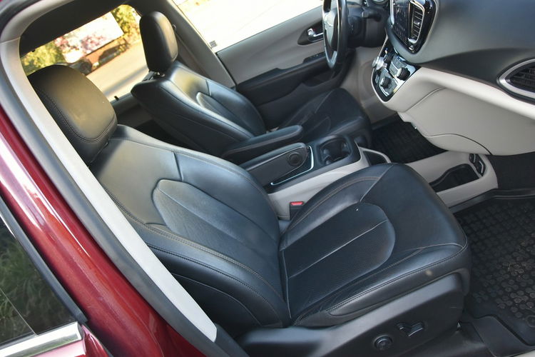 Chrysler Pacifica 3.6 V6 291KM GAZ 2020r. Touring L Plus Skóra Xenon Kamera360 Radar DVD zdjęcie 27