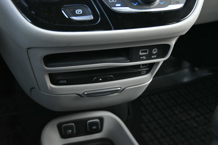 Chrysler Pacifica 3.6 V6 291KM GAZ 2020r. Touring L Plus Skóra Xenon Kamera360 Radar DVD zdjęcie 28