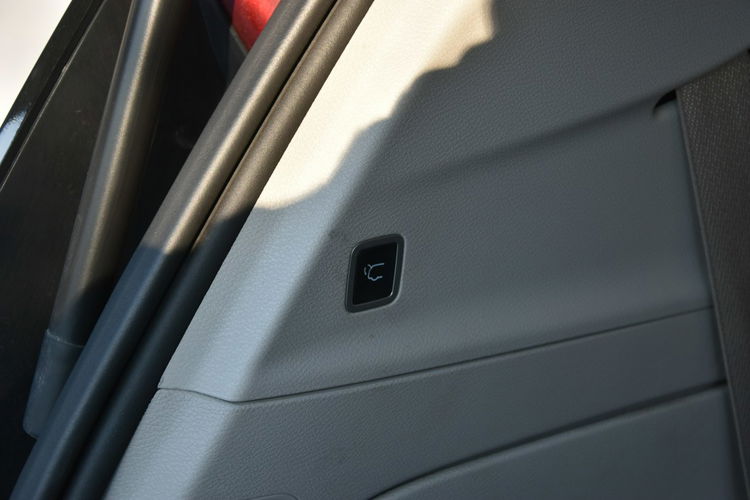 Chrysler Pacifica 3.6 V6 291KM GAZ 2020r. Touring L Plus Skóra Xenon Kamera360 Radar DVD zdjęcie 31