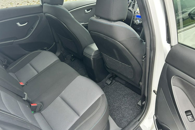 Hyundai i30 Super stan Full opcja zdjęcie 19