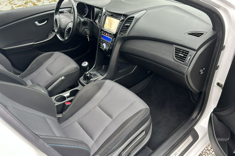 Hyundai i30 Super stan Full opcja zdjęcie 20