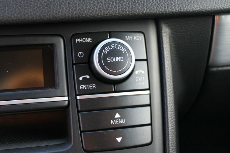 Volvo XC 90 Krajowy automat 7-osobowy hak D5 zdjęcie 31