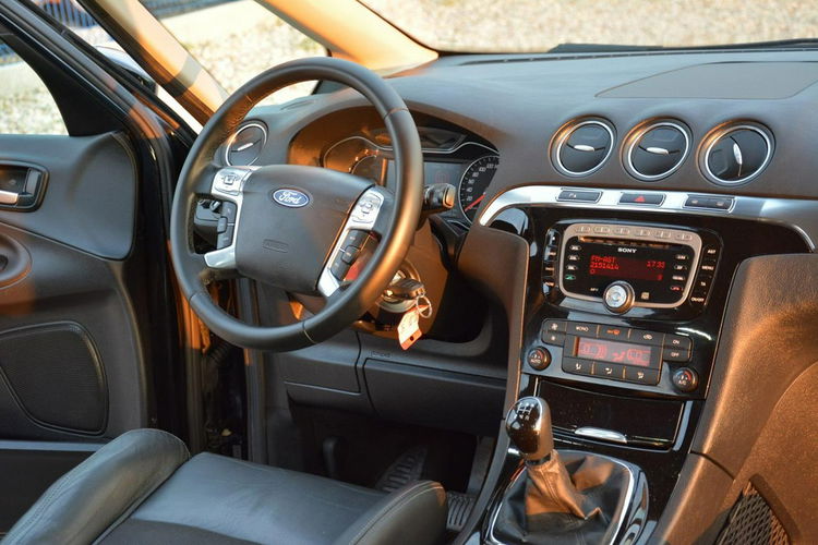 Ford S-Max 2.0Duratec(145KM) Lift Titanium Bi-xenon Skóry Convers Alu 18 zdjęcie 22
