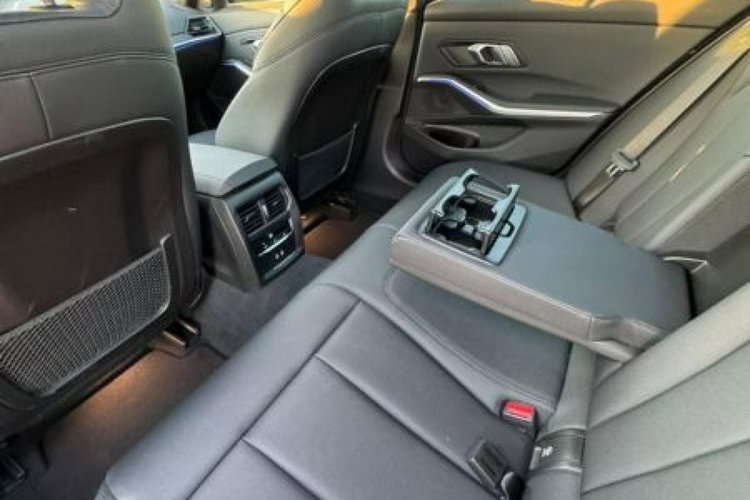 330 BMW 330 I , G 20 , 250 KM , M pakiet , M performance zdjęcie 18