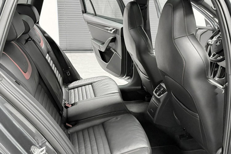 Skoda Octavia 2.0TDI1 84KM DSG 4X4 Challenge Panorama ACC VRS Mode Columbus zdjęcie 36