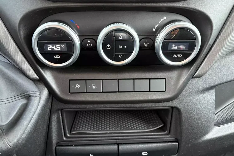 Iveco 35s18 L3H2 109999zł NETTO 3.0HPi/180KM zdjęcie 27