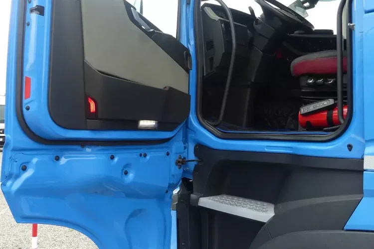 Volvo FH4 500 KM / EURO 6 / ZESTAW PRZESTRZENNY / KLIMA POSTOJOWA / zdjęcie 25