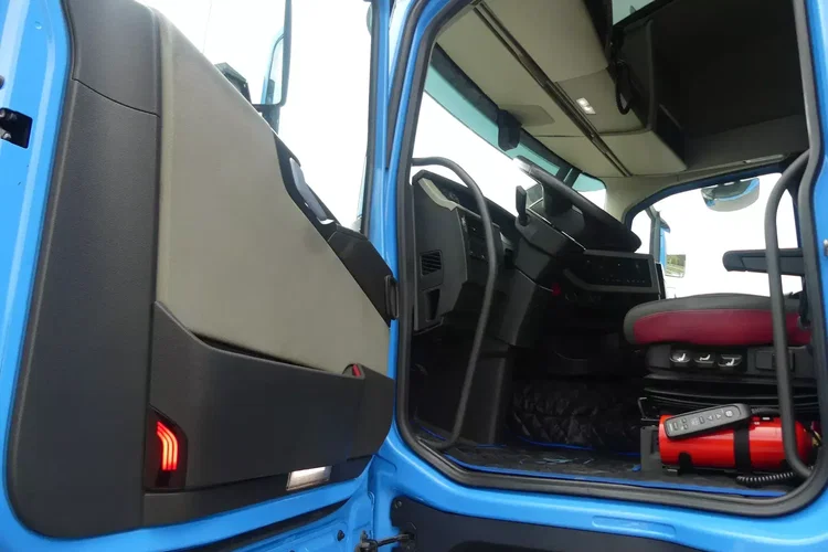 Volvo FH4 500 KM / EURO 6 / ZESTAW PRZESTRZENNY / KLIMA POSTOJOWA / zdjęcie 26