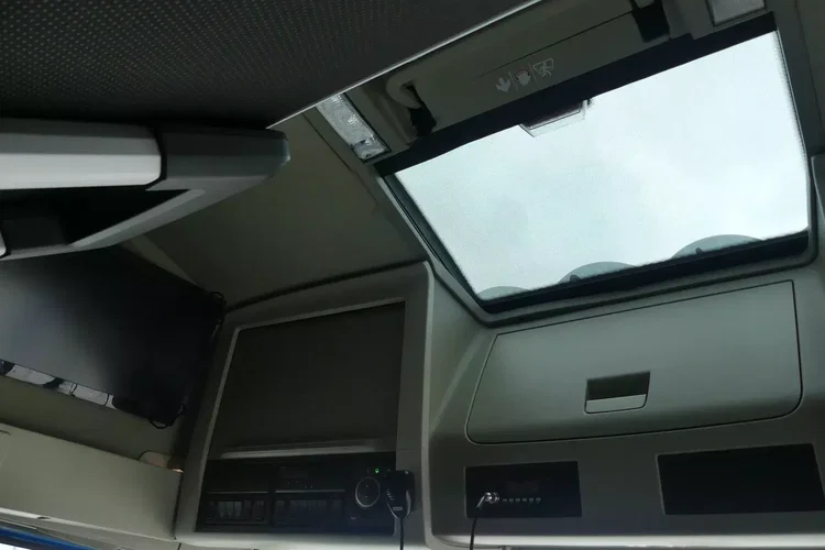 Volvo FH4 500 KM / EURO 6 / ZESTAW PRZESTRZENNY / KLIMA POSTOJOWA / zdjęcie 40