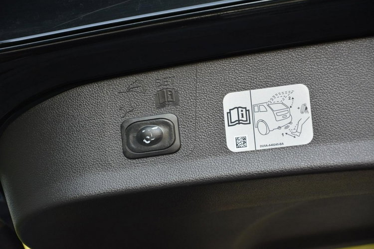 Kuga Lift Navi Tablet Ledy pół-Skóry El.klapa ParkAssist 2xParktr ASO FORD zdjęcie 34