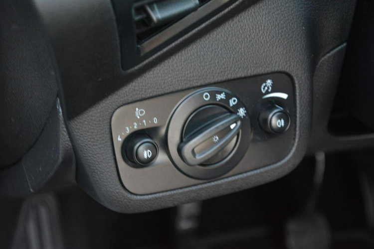 Kuga Lift Navi Tablet Ledy pół-Skóry El.klapa ParkAssist 2xParktr ASO FORD zdjęcie 35