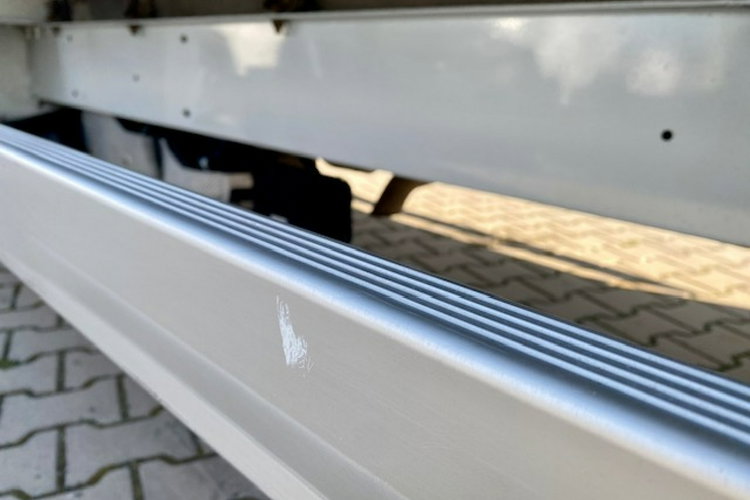 Renault Master SALON PL / Chłodnia Mrożnia -20st.C - THERMO KING / 8 EP / 247 tys.km zdjęcie 17