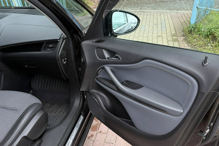 Opel Zafira 1.4 turbo +gaz pół skóry ledy xenon 7.os. Ideał 1. R .gwarancji zamian zdjęcie 11