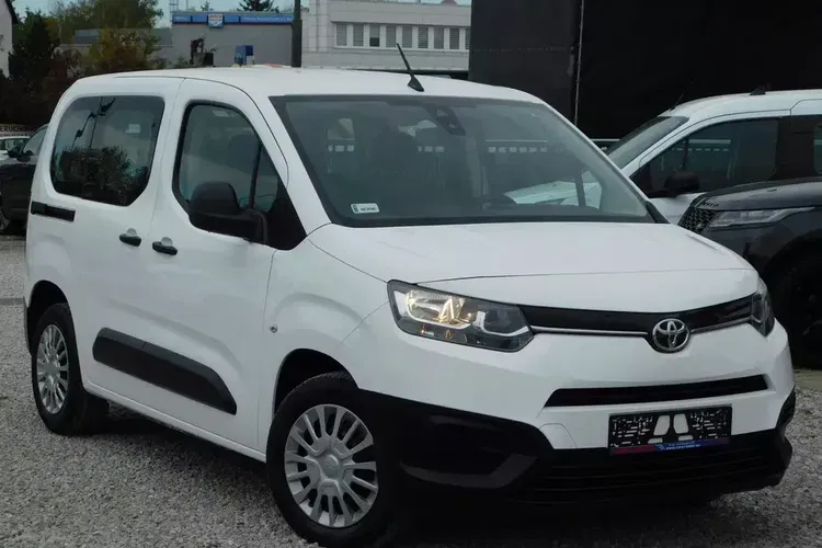 Toyota Proace City Verso zdjęcie 11