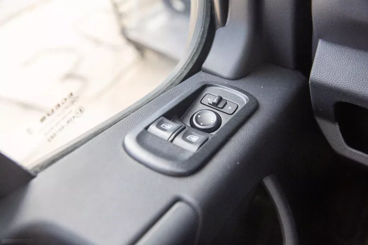 Renault Master 2.3 KONTENER + WINDA zdjęcie 27