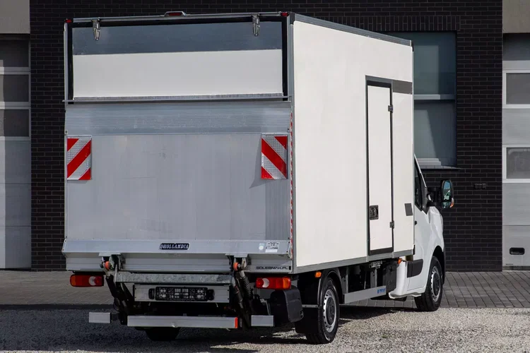 Renault Master 2.3 KONTENER + WINDA zdjęcie 18