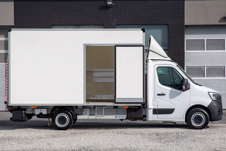 Renault Master 2.3 KONTENER + WINDA zdjęcie 20