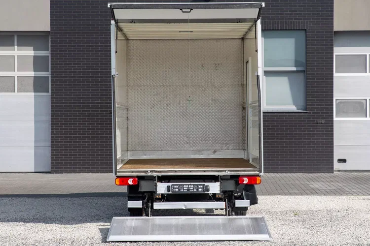 Renault Master 2.3 KONTENER + WINDA zdjęcie 23