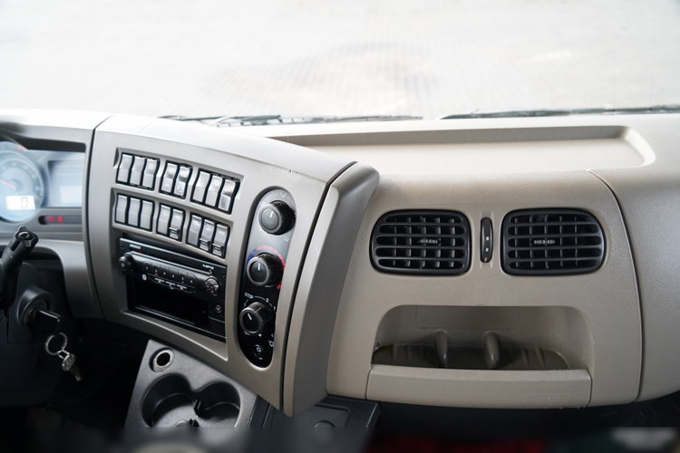 Renault KERAX / 4x4 / BETONOMIESZARKA 5m3 / MANUAL /  zdjęcie 32