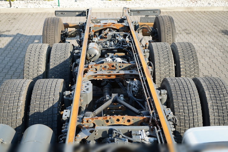 Mercedes AROCS 3248 / 8X4 / TRIDEM / RAMA POD ZABUDOWE 8 M / OŚ SKRETNA I PODNOSZONA / RETARDER  zdjęcie 24