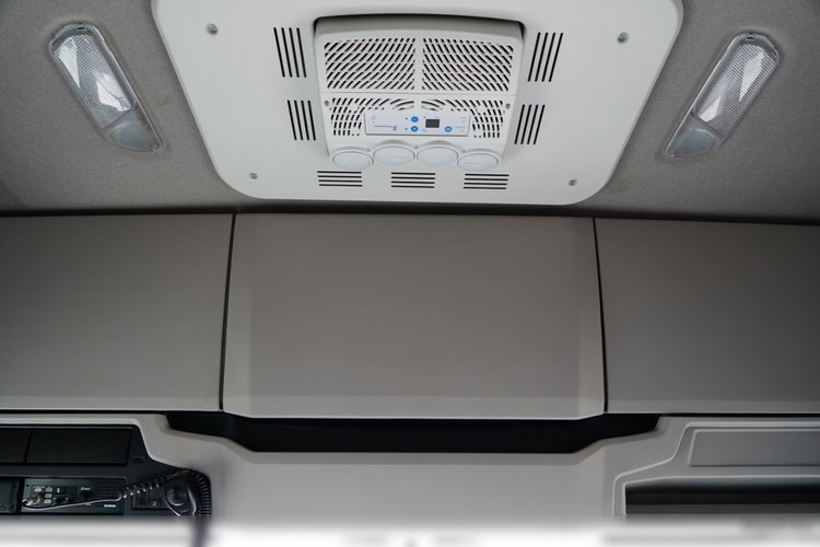 Scania P 280 / SOLÓWKA / FIRANKA - 7.70 M / 4X2 / KLIMATYZACJA POSTOJOWA / WECON zdjęcie 31