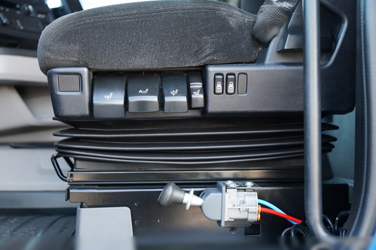 Scania R 450 / RETARDER / HYDRAULIKA / KLIMA POSTOJOWA / ALUFELGI / SPROWADZONA zdjęcie 24