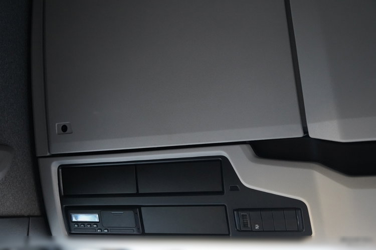 Scania R 450 / RETARDER / HYDRAULIKA / KLIMA POSTOJOWA / ALUFELGI / SPROWADZONA zdjęcie 33